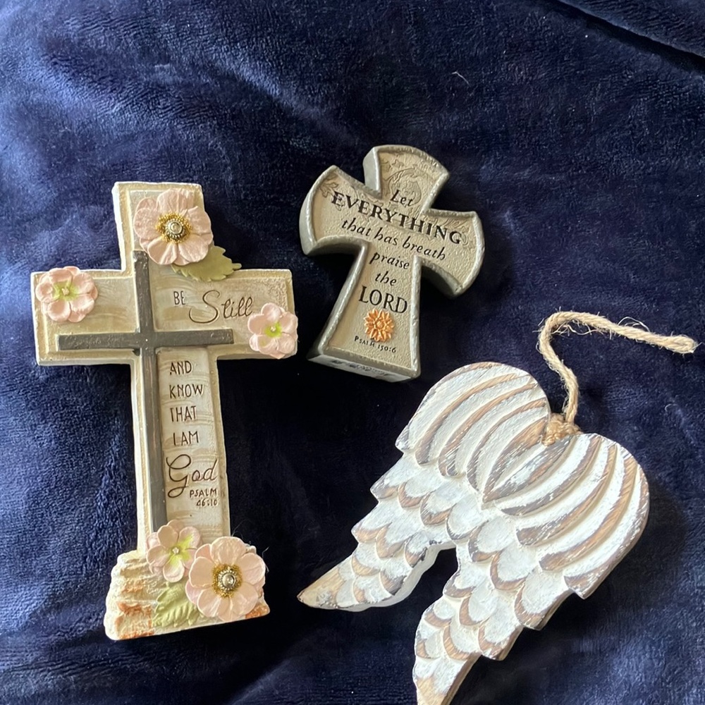 Inspirational Cross and Angel Wings Decor Set